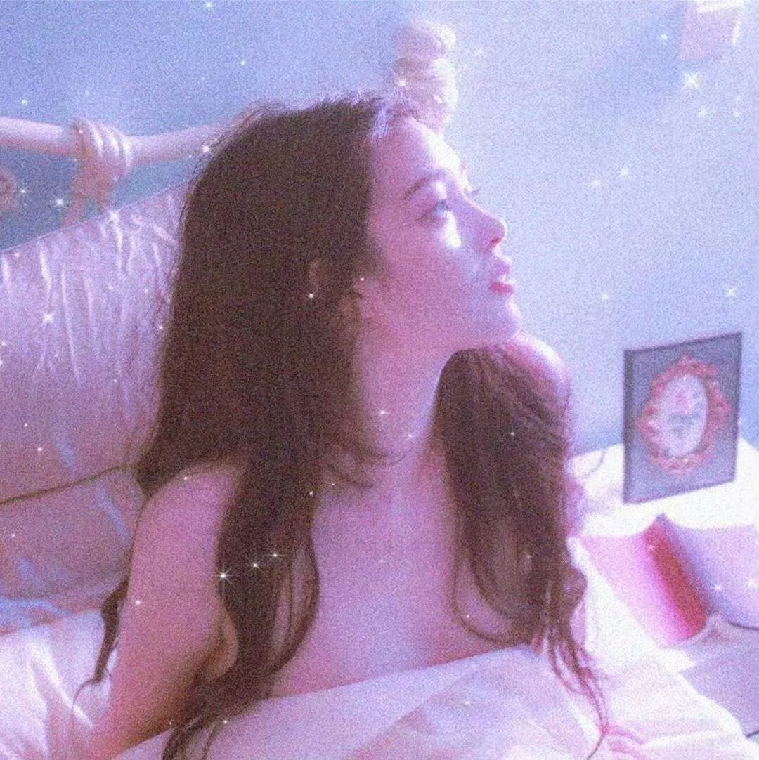 万军跪迎长公主回朝登基